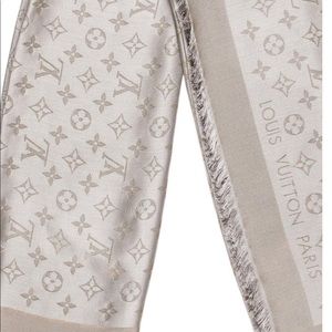 Louis Vuitton monogram lurex shine Schawl.